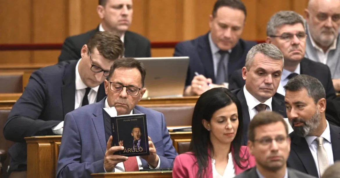 A Fidesz-frakció nem vesz részt az új alkotmánybírák megválasztásában