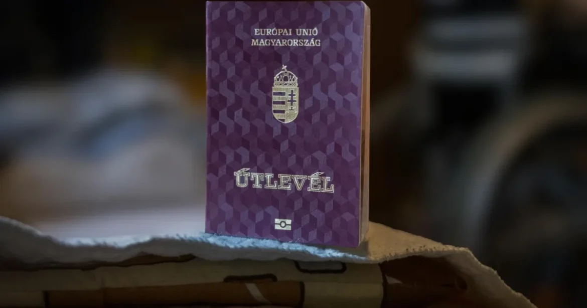 Gyenge minőségű magyar útlevelek: szakadás miatt fordultak vissza
