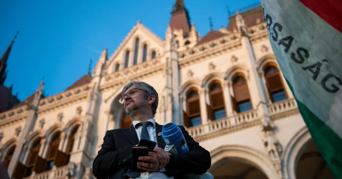 Hadházy Ákos: megint egy lezsírozott pályázattal lesz új elnöke a Médiatanácsnak