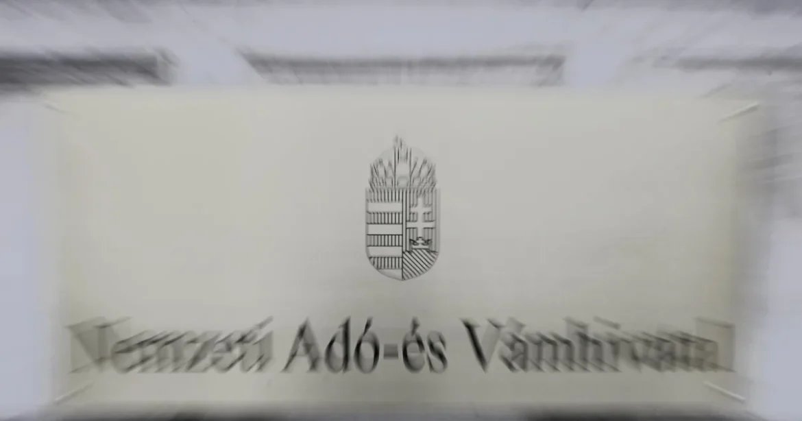 Hivatalosan is menesztik a NAV bűnügyi igazgatóját