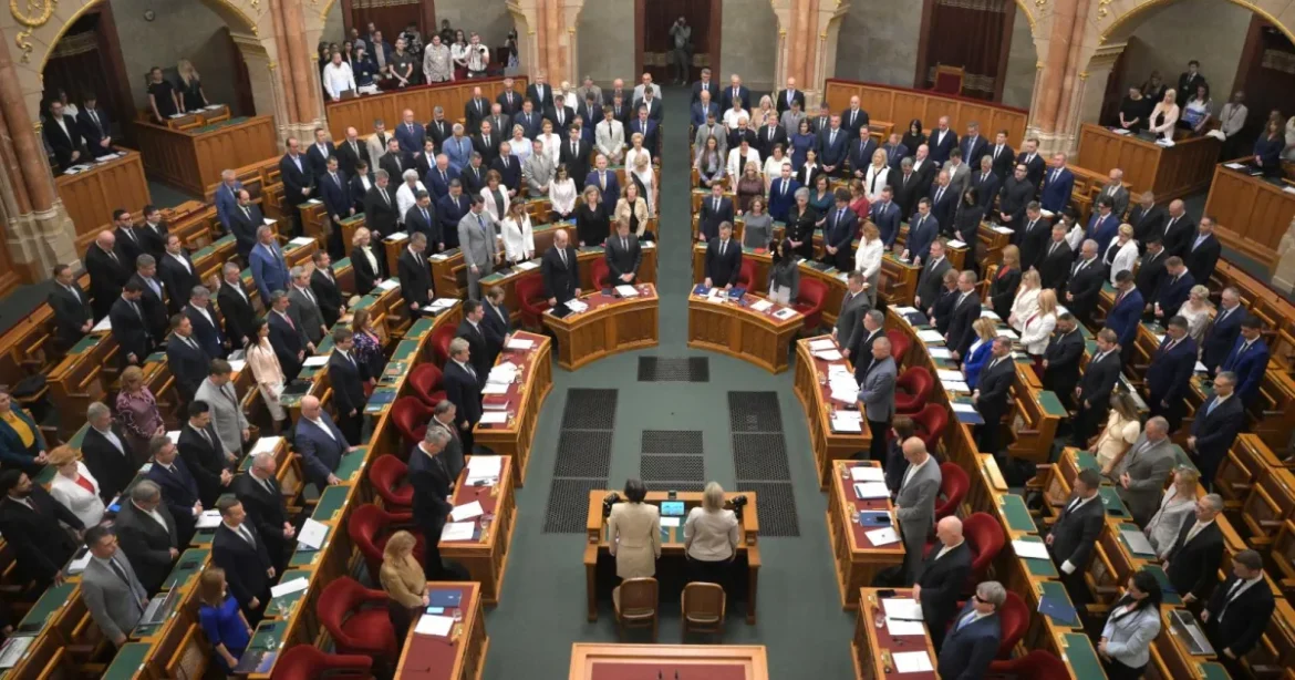 Két ülést tart hétfőn a parlament, dönthetnek mentelmi ügyekről és az új legfőbb ügyészről