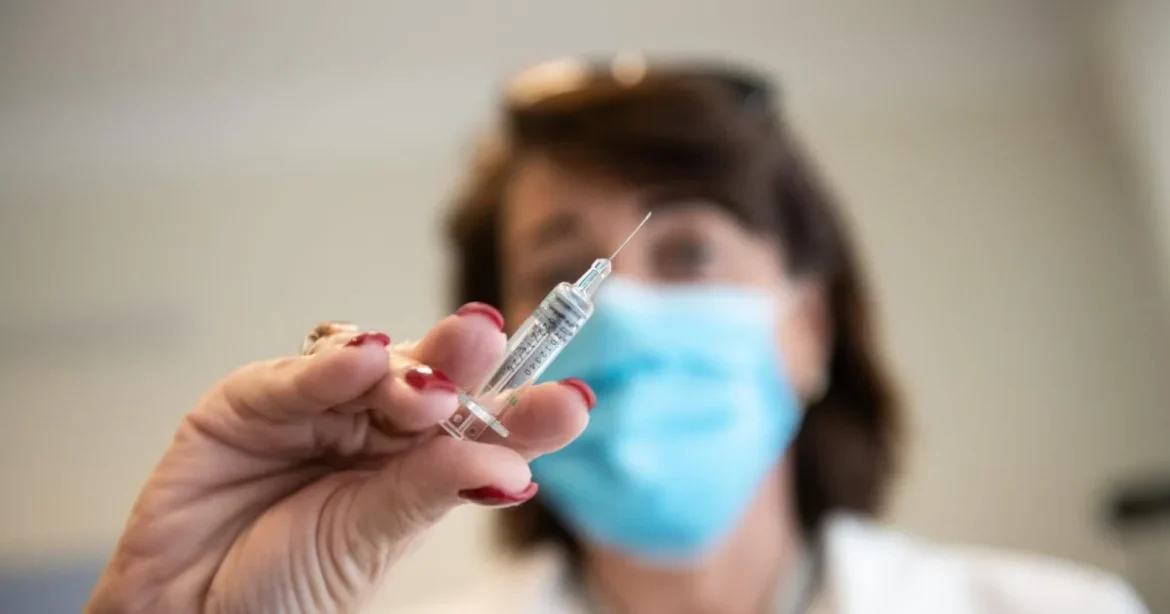 Kétféle Covid-vakcina jön, a patikákban is adhatnák az oltásokat