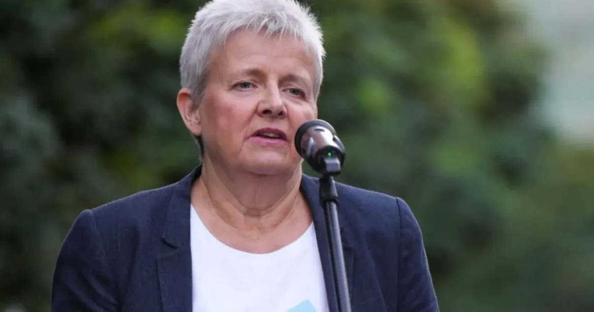 Lannert Judit bocsánatot kért a meghurcolt pedagógusoktól