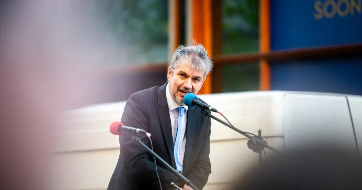 Orbán januárban luxusszállóban dőzsölt közpénzből