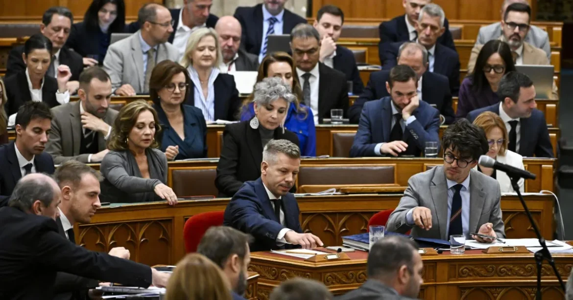 Országgyűlés: visszaállították a kötelező orvosi kamarai tagságot