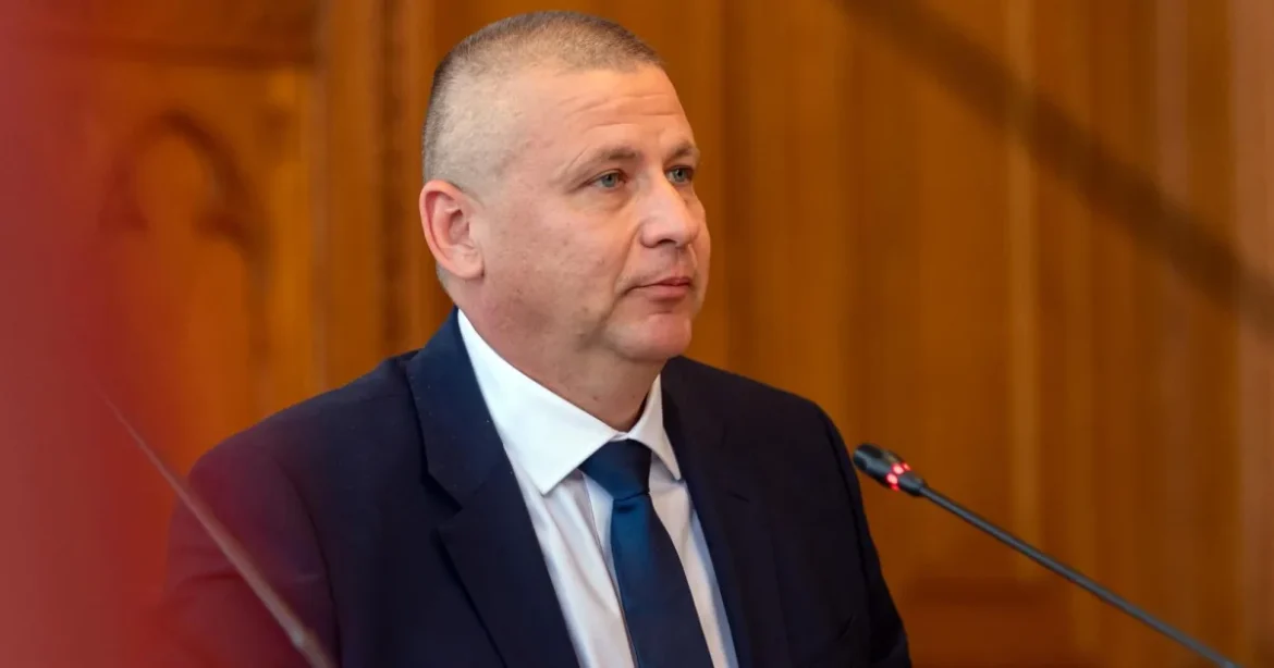 Ruszin-Szendi Romulusz több honvédelmi beszerzés és kiadás ügyében tesz feljelentést
