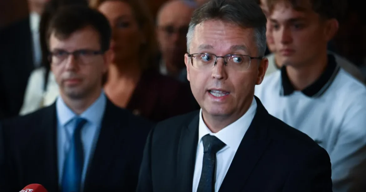 Ügyészség indítványozza Hankó Balázs letartóztatását