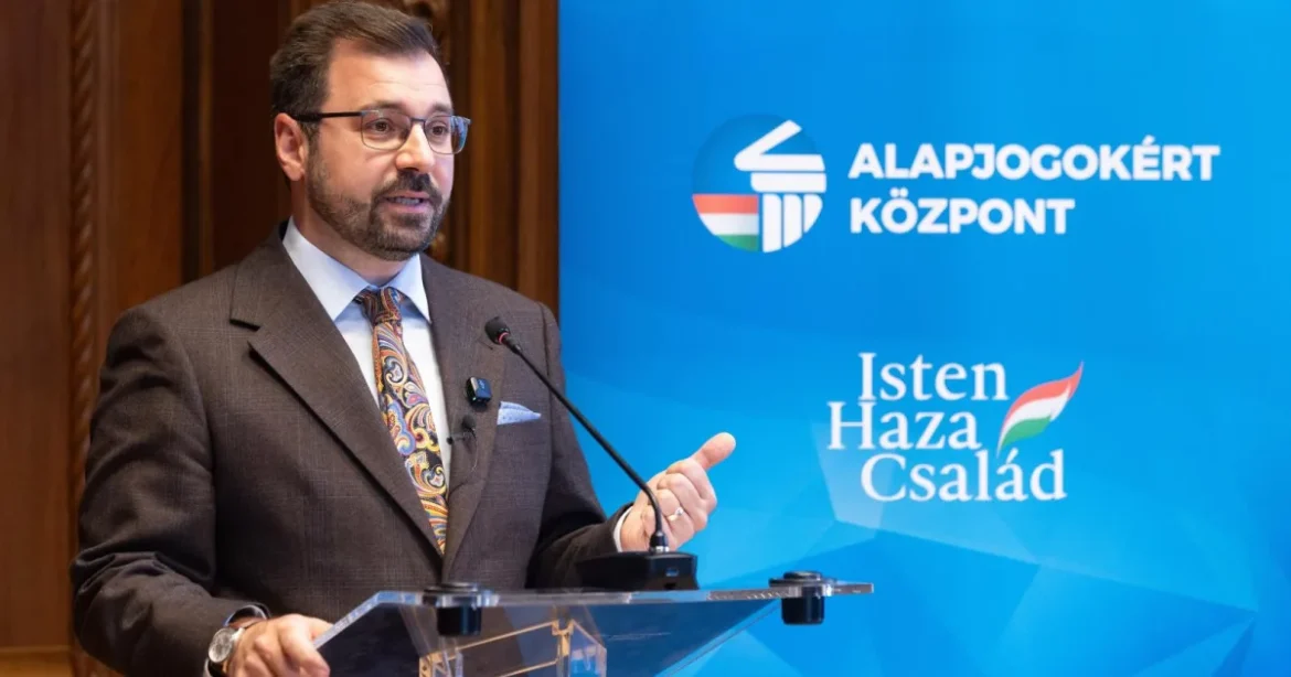 Alapjogokért Központ: havi másfél millióért saját magukat bízták meg jól fizető munkákkal